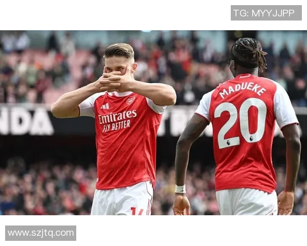 马竞发布欧冠客战阿森纳海报 朱利亚诺西蒙尼成为焦点人物